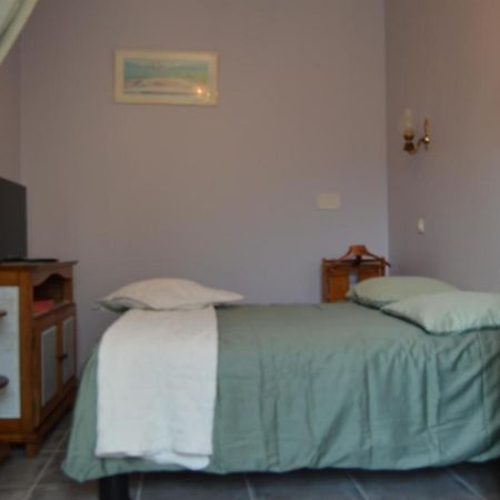 Chambre Charentaise Vars  エクステリア 写真