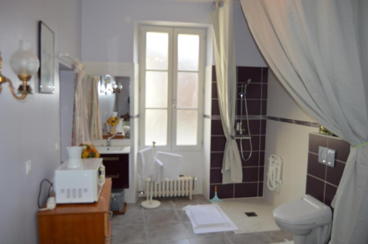 Chambre Charentaise Vars  エクステリア 写真